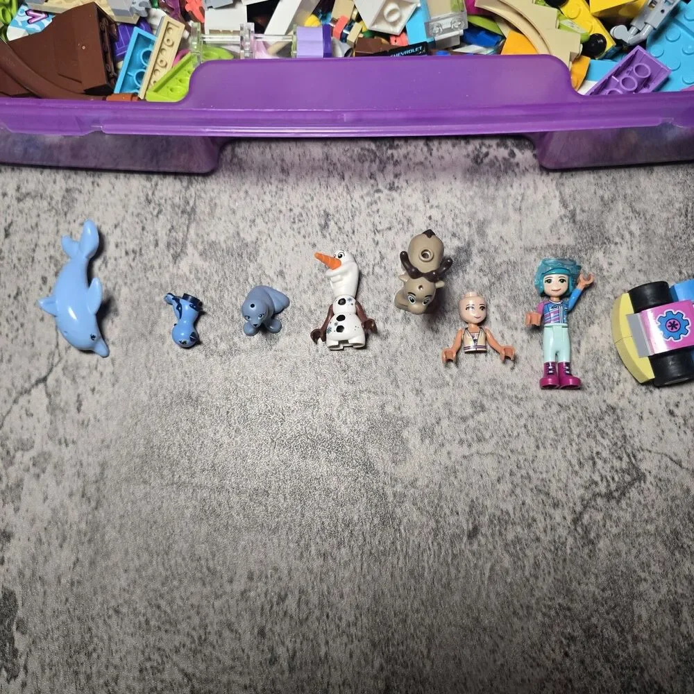 LEGO BULK LOT Friends Theme Minifigures Bricks Specialty Pieces in Purple Case
